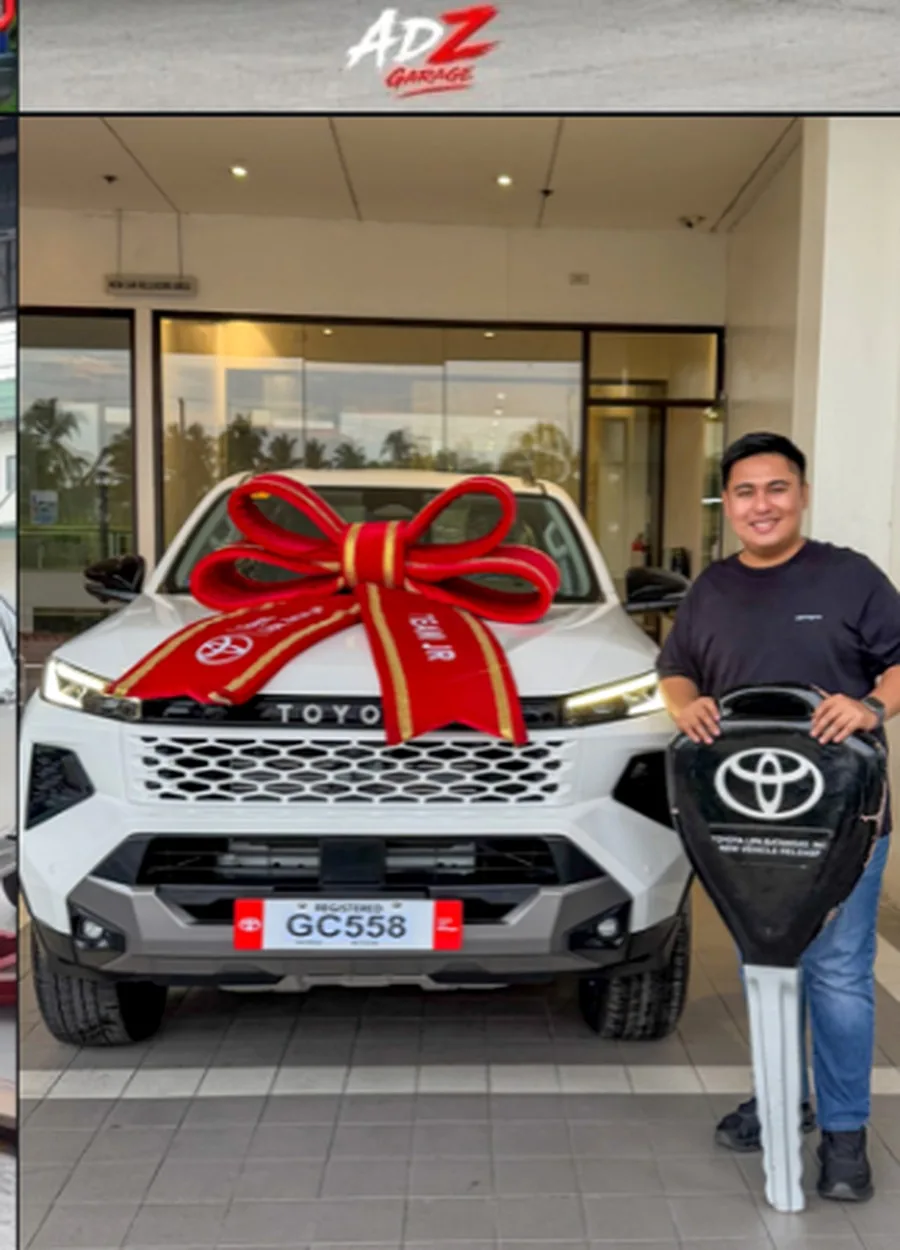 Vehicle delivery moment with customer